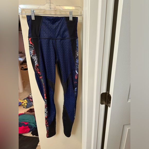 Athleta multicolored leggings - Picture 5 of 7